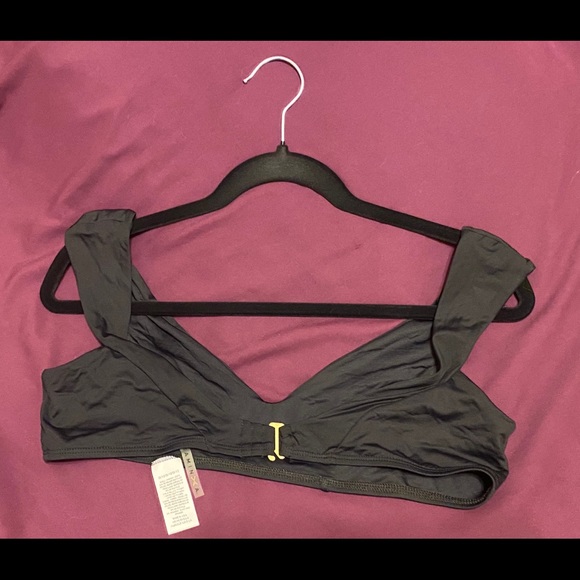 NWOT Vitamin A Capri EcoLux Bikini Top - Picture 9 of 10